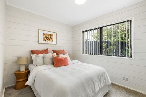 Photo of property in 10 Eagleson Street, Northcross, Auckland, 0632