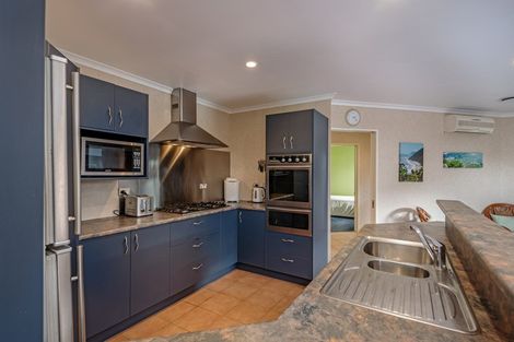 Photo of property in 42 Roberts Line, Kelvin Grove, Palmerston North, 4414