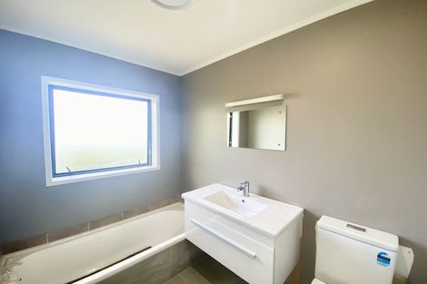 Photo of property in 40 Kewa Road, Albany Heights, Auckland, 0632