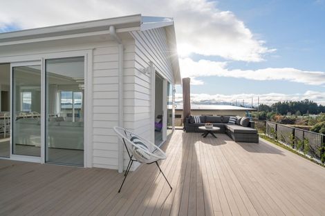 Photo of property in 51 Botanical Heights Drive, Waipahihi, Taupo, 3330