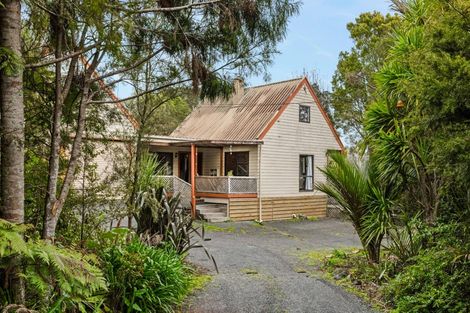 Photo of property in 1099 Scenic Drive North, Swanson, Auckland, 0816