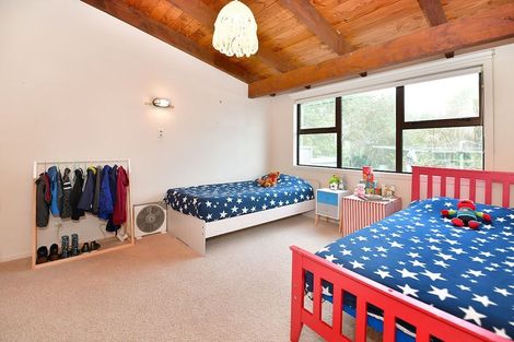 Photo of property in 159 Whangaparaoa Road, Red Beach, 0932