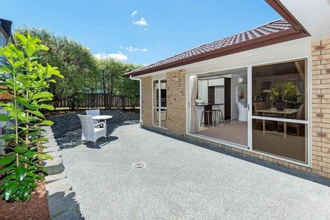 Photo of property in 22 Seresin Crescent, Flat Bush, Auckland, 2016