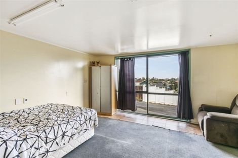 Photo of property in 1/11 Chamade Place, Clover Park, Auckland, 2019