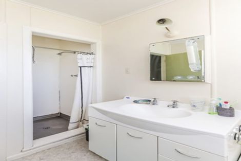 Photo of property in 30 Mana View Road, Paremata, Porirua, 5026