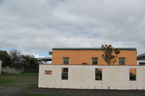 Photo of property in 95 Broadway, Waitara, 4320