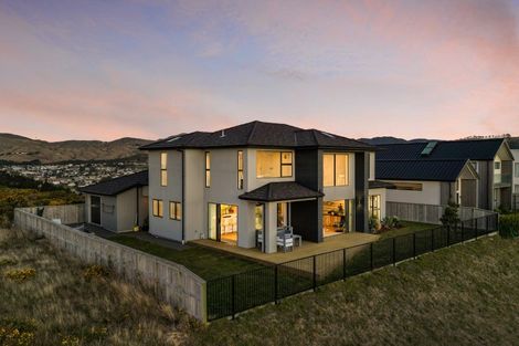 Photo of property in 4 Rotorua Grove, Aotea, Porirua, 5024