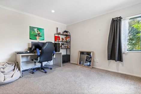 Photo of property in 4 Wakaroa Avenue, Te Atatu Peninsula, Auckland, 0610
