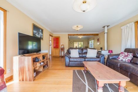 Photo of property in 124 Plateau Road, Te Marua, Upper Hutt, 5018