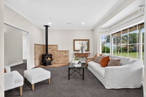 Photo of property in 154 Awa Road, Kumeu, 0891
