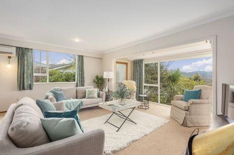 Photo of property in 11 Ecclesfield Grove, Silverstream, Upper Hutt, 5019