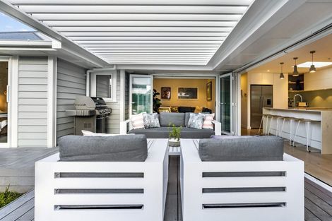 Photo of property in 2/11 Hart Road, Hauraki, Auckland, 0622