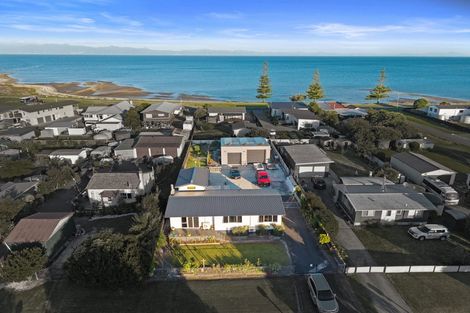 Photo of property in 16 Kowhai Avenue, Kaiaua, Miranda, 2473