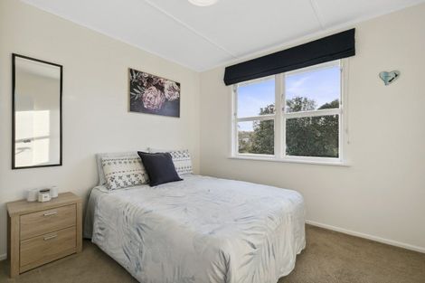 Photo of property in 35 Lynda Avenue, Paparangi, Wellington, 6037