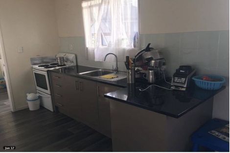 Photo of property in 3/10 Penion Drive, Flat Bush, Auckland, 2023