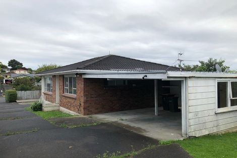 Photo of property in 2/4 Cairngorm Place, Highland Park, Auckland, 2010