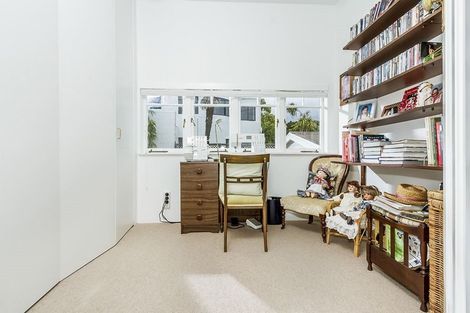 Photo of property in 2/40a Norwood Road, Bayswater, Auckland, 0622