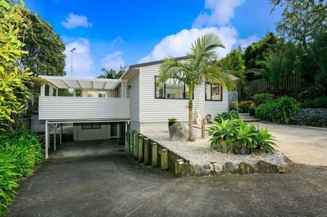 Photo of property in 2/33 Korotaha Terrace, Rothesay Bay, Auckland, 0630