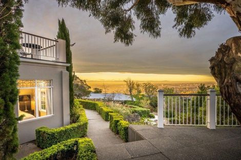 Photo of property in 141 Hackthorne Road, Cashmere, Christchurch, 8022