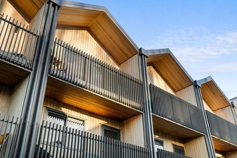 Photo of property in 5/47 Taipari Road, Te Atatu Peninsula, Auckland, 0610