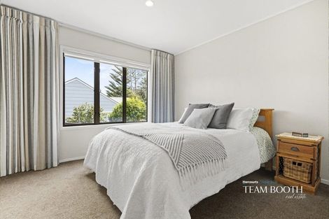 Photo of property in 126 Lynn Road, Bayview, Auckland, 0629