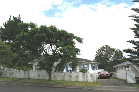 Photo of property in 90 Lynn Road, Bayview, Auckland, 0629