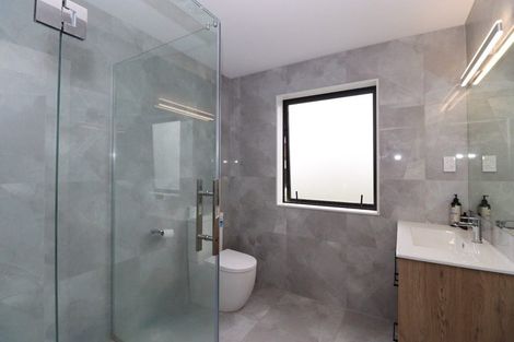 Photo of property in 37 Korokio Lane, Henderson, Auckland, 0612