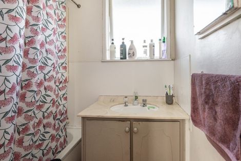 Photo of property in 12 Liverpool Crescent, Flaxmere, Hastings, 4120