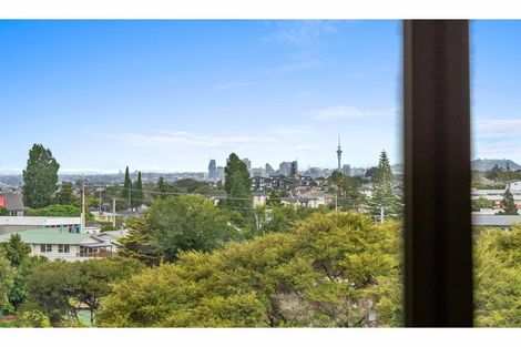 Photo of property in 1/33 Sapphire Place, Bayview, Auckland, 0629