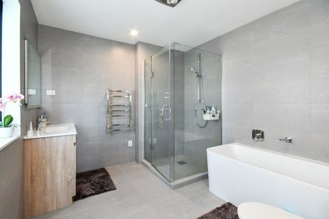 Photo of property in 22 Kirikiri Drive, Papakura, 2110