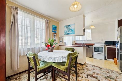 Photo of property in 318 Swanson Road, Henderson, Auckland, 0610