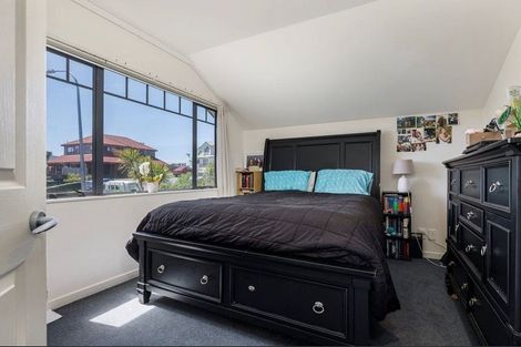 Photo of property in 12a Landsdowne Terrace, Karori, Wellington, 6012