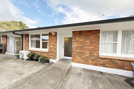 Photo of property in 1/6 Edgewater Drive, Pakuranga, Auckland, 2010