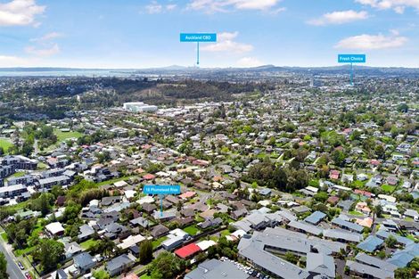 Photo of property in 18 Plumstead Rise, Glen Eden, Auckland, 0602