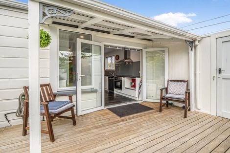 Photo of property in 30 Signal Street, Marton, 4710