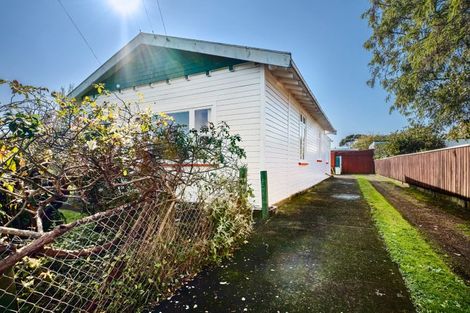 Photo of property in 24 Seymour Street, Waitara, 4320