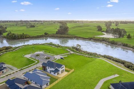 Photo of property in 73 Hayfield Way, Karaka, Papakura, 2113