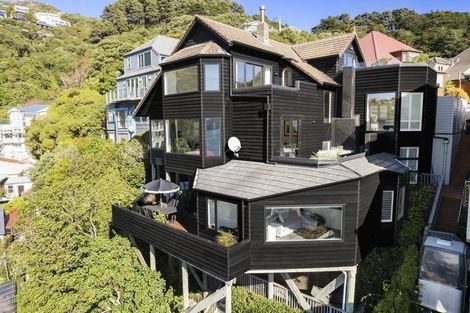 Photo of property in 5 Bayview Terrace, Oriental Bay, Wellington, 6011