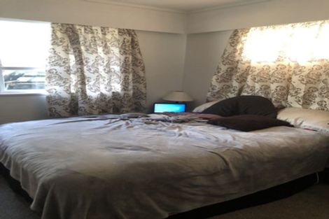 Photo of property in 8 Cheryl Place, Hillcrest, Auckland, 0627