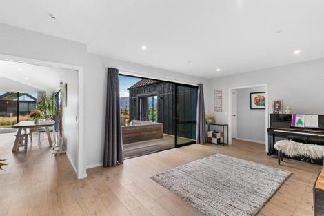 Photo of property in 19 Glenfiddich Road, Jacks Point, Queenstown, 9371