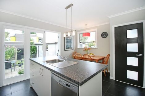 Photo of property in 5 Stirling Crescent, Hokowhitu, Palmerston North, 4410