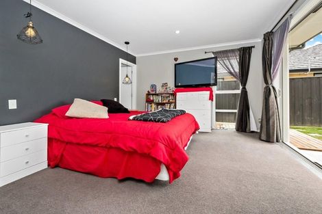 Photo of property in 21 Shillingford Boulevard, Rolleston, 7615
