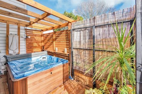 Photo of property in 7a Roberts Road, Te Atatu South, Auckland, 0610