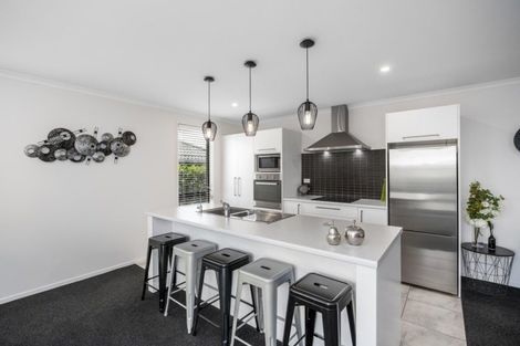 Photo of property in 18 Vista Close, Omokoroa, 3114