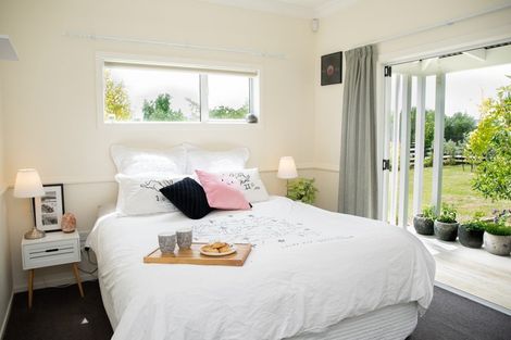 Photo of property in 10 Maple Lane, Martinborough, 5711