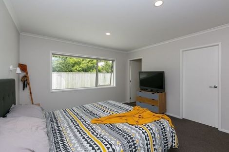 Photo of property in 5 Cross Street, Lepperton, New Plymouth, 4373