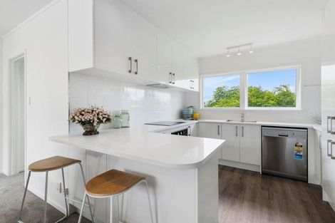 Photo of property in 20 Woodcote Drive, Glenfield, Auckland, 0629