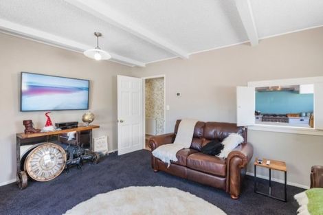 Photo of property in 261 Te Moana Road, Waikanae, 5036