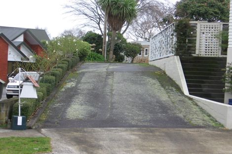 Photo of property in 10 Alton Place, Hokowhitu, Palmerston North, 4410