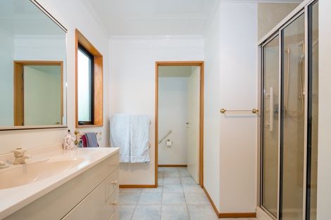 Photo of property in 18 Moana View Road, Waikawa, Picton, 7220